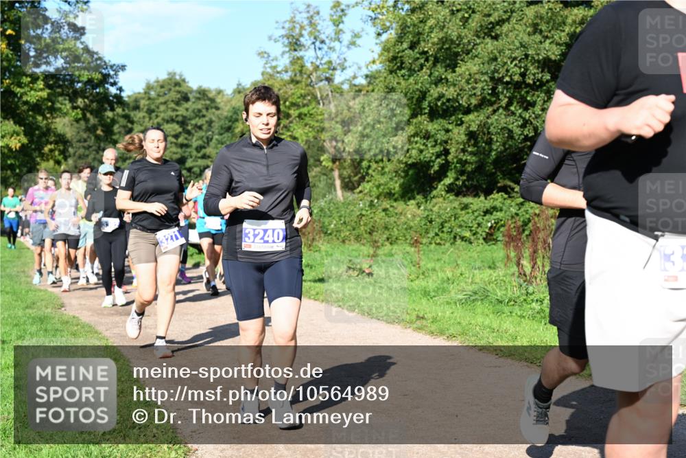 27.09.2026 - 35. Volkslauf durch das schöne Alstertal Dr. Thomas Lammeyer http://msf.ph/oto/10564989 27.09.2026 10:36:38 Laufen 3271, 3240 meine-sportfotos.de