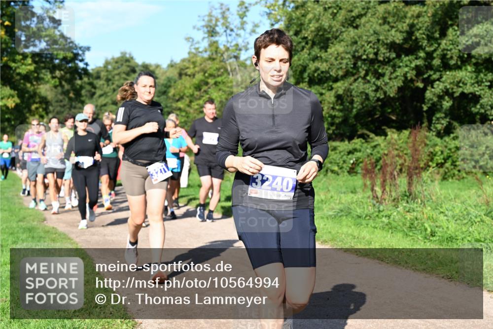 27.09.2026 - 35. Volkslauf durch das schöne Alstertal Dr. Thomas Lammeyer http://msf.ph/oto/10564994 27.09.2026 10:36:39 Laufen 3240 meine-sportfotos.de