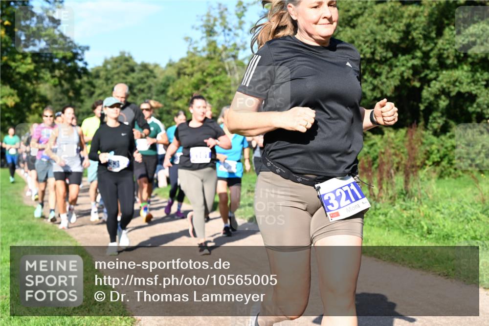 27.09.2026 - 35. Volkslauf durch das schöne Alstertal Dr. Thomas Lammeyer http://msf.ph/oto/10565005 27.09.2026 10:36:40 Laufen 3211 meine-sportfotos.de