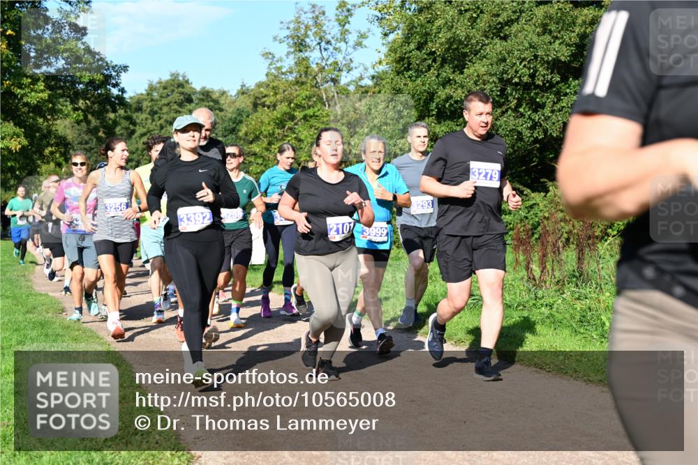 27.09.2026 - 35. Volkslauf durch das schöne Alstertal Dr. Thomas Lammeyer http://msf.ph/oto/10565008 27.09.2026 10:36:41 Laufen 3279, 3256, 3293, 3392, 258, 210, 3999 meine-sportfotos.de