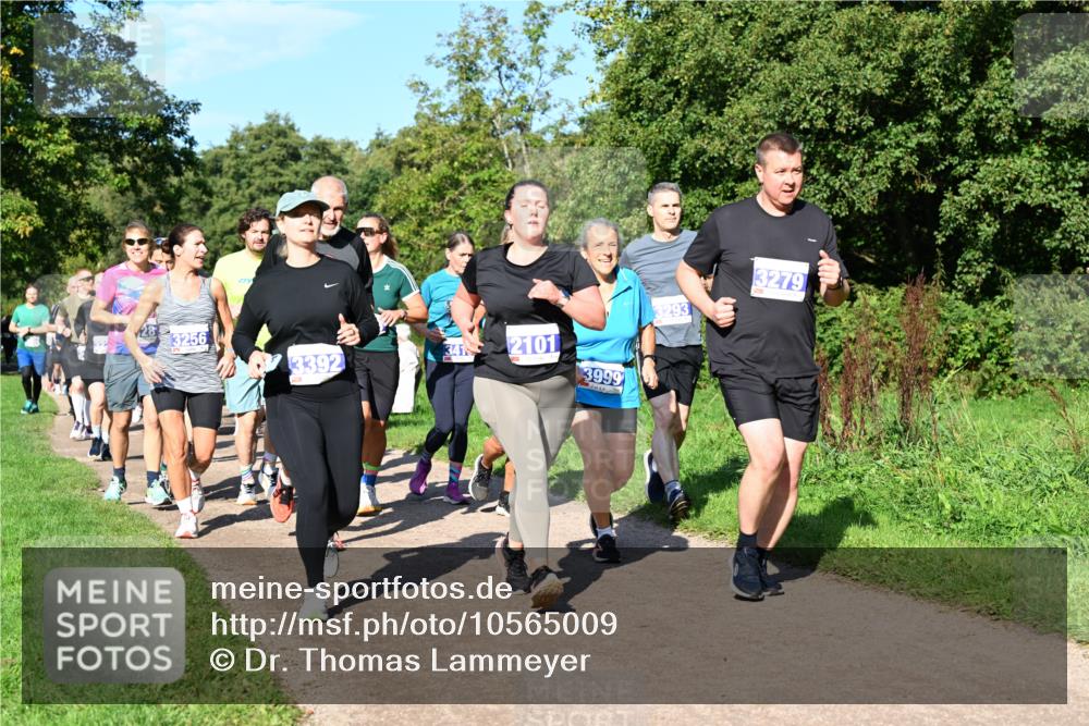 27.09.2026 - 35. Volkslauf durch das schöne Alstertal Dr. Thomas Lammeyer http://msf.ph/oto/10565009 27.09.2026 10:36:41 Laufen 3256, 341, 2101, 3392, 3999, 293, 3279 meine-sportfotos.de