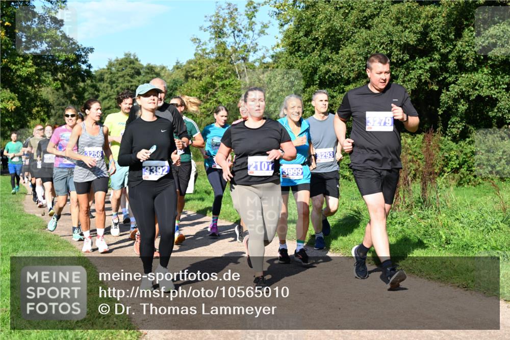 27.09.2026 - 35. Volkslauf durch das schöne Alstertal Dr. Thomas Lammeyer http://msf.ph/oto/10565010 27.09.2026 10:36:41 Laufen 3256, 3293, 3392, 2107, 3999, 3279 meine-sportfotos.de