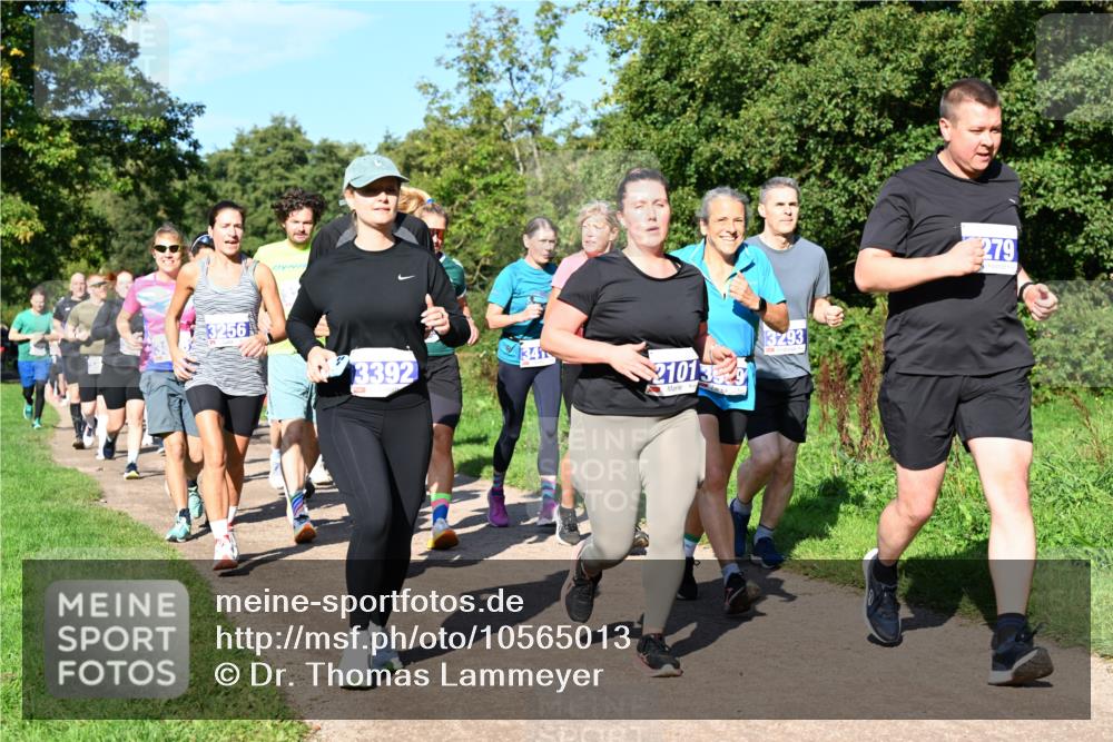 27.09.2026 - 35. Volkslauf durch das schöne Alstertal Dr. Thomas Lammeyer http://msf.ph/oto/10565013 27.09.2026 10:36:41 Laufen 3256, 3392, 341, 2101399, 3293, 279 meine-sportfotos.de