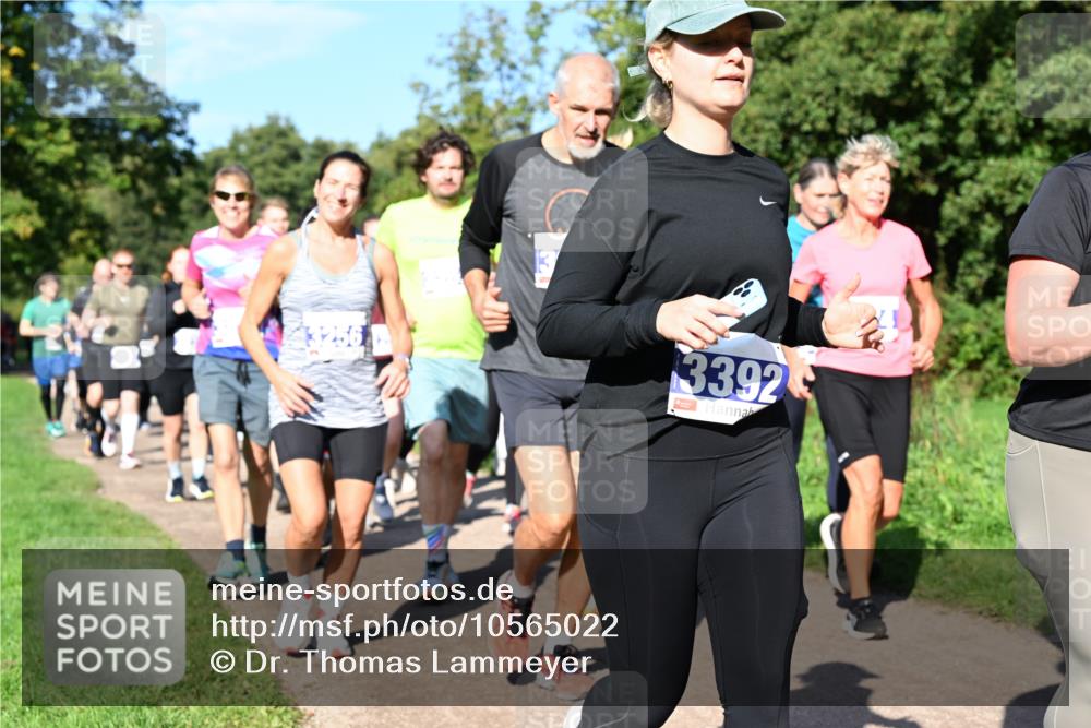 27.09.2026 - 35. Volkslauf durch das schöne Alstertal Dr. Thomas Lammeyer http://msf.ph/oto/10565022 27.09.2026 10:36:43 Laufen 43256, 3392 meine-sportfotos.de