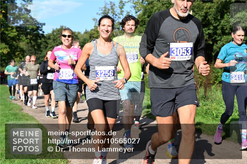 27.09.2026 - 35. Volkslauf durch das schöne Alstertal Dr. Thomas Lammeyer http://msf.ph/oto/10565027 27.09.2026 10:36:43 Laufen 3328, 3256, 259, 3053, 13416 meine-sportfotos.de