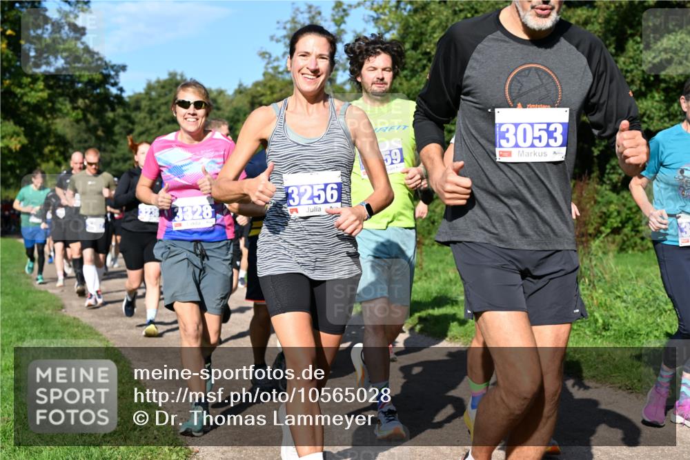 27.09.2026 - 35. Volkslauf durch das schöne Alstertal Dr. Thomas Lammeyer http://msf.ph/oto/10565028 27.09.2026 10:36:43 Laufen 33328, 3256, 59, 3053 meine-sportfotos.de