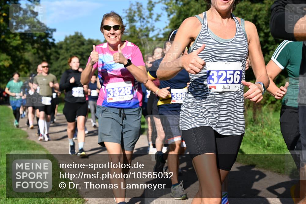 27.09.2026 - 35. Volkslauf durch das schöne Alstertal Dr. Thomas Lammeyer http://msf.ph/oto/10565032 27.09.2026 10:36:44 Laufen 3328, 399, 3256 meine-sportfotos.de