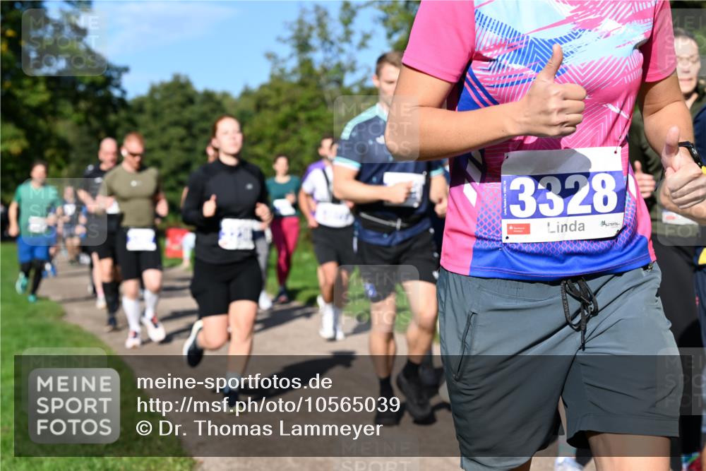 27.09.2026 - 35. Volkslauf durch das schöne Alstertal Dr. Thomas Lammeyer http://msf.ph/oto/10565039 27.09.2026 10:36:45 Laufen 3328 meine-sportfotos.de