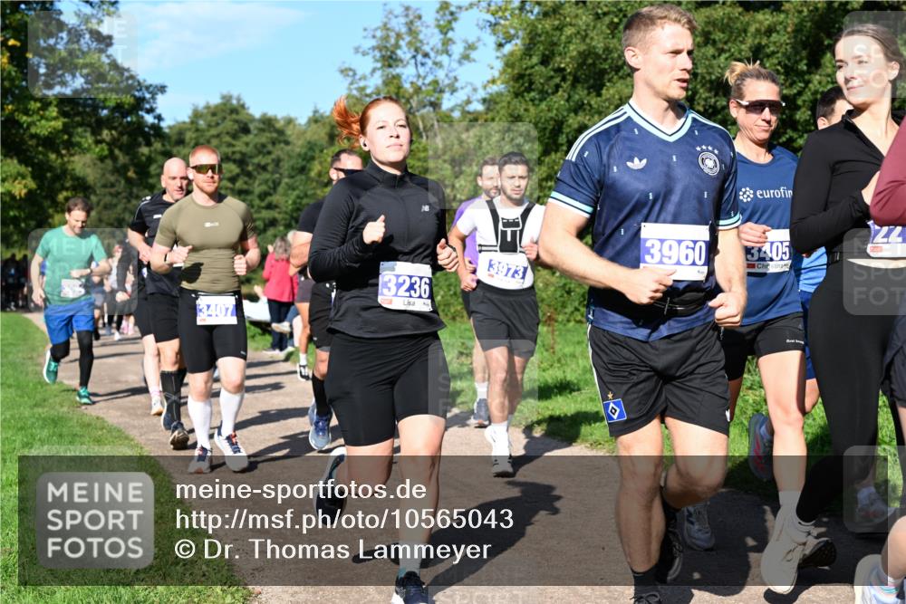 27.09.2026 - 35. Volkslauf durch das schöne Alstertal Dr. Thomas Lammeyer http://msf.ph/oto/10565043 27.09.2026 10:36:46 Laufen 3407, 3236, 3960, 3973, 3405 meine-sportfotos.de