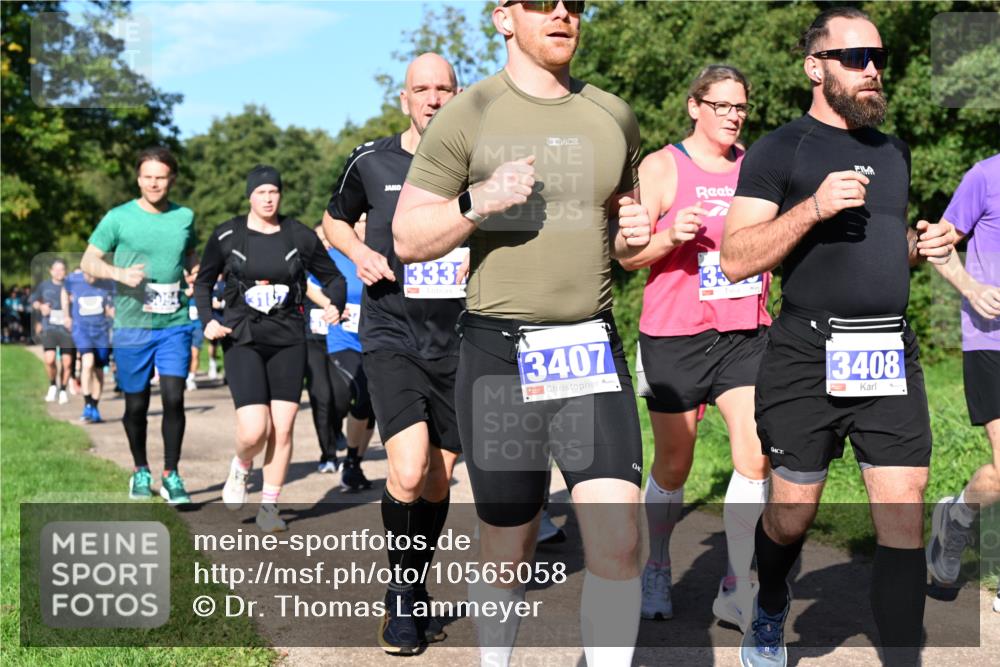 27.09.2026 - 35. Volkslauf durch das schöne Alstertal Dr. Thomas Lammeyer http://msf.ph/oto/10565058 27.09.2026 10:36:48 Laufen 1333, 3407, 3408 meine-sportfotos.de