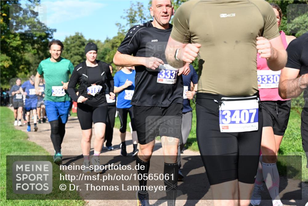27.09.2026 - 35. Volkslauf durch das schöne Alstertal Dr. Thomas Lammeyer http://msf.ph/oto/10565061 27.09.2026 10:36:48 Laufen 3094, 3187, 333, 3407, 3330 meine-sportfotos.de