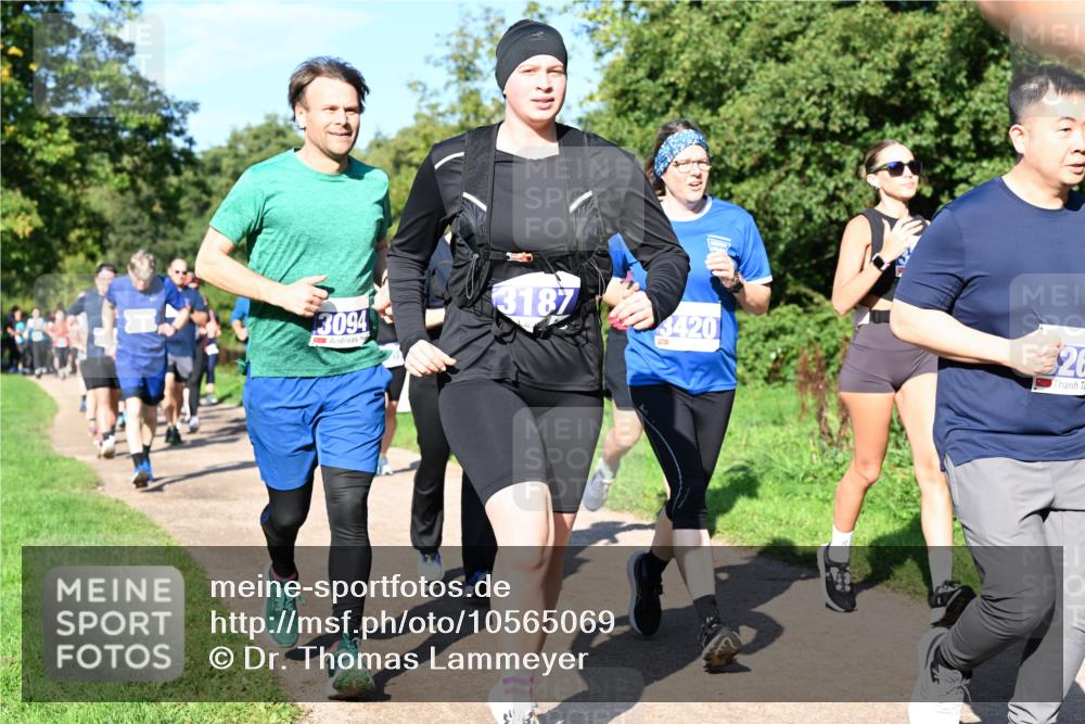 27.09.2026 - 35. Volkslauf durch das schöne Alstertal Dr. Thomas Lammeyer http://msf.ph/oto/10565069 27.09.2026 10:36:49 Laufen 3094, 3187, 3420, 26 meine-sportfotos.de