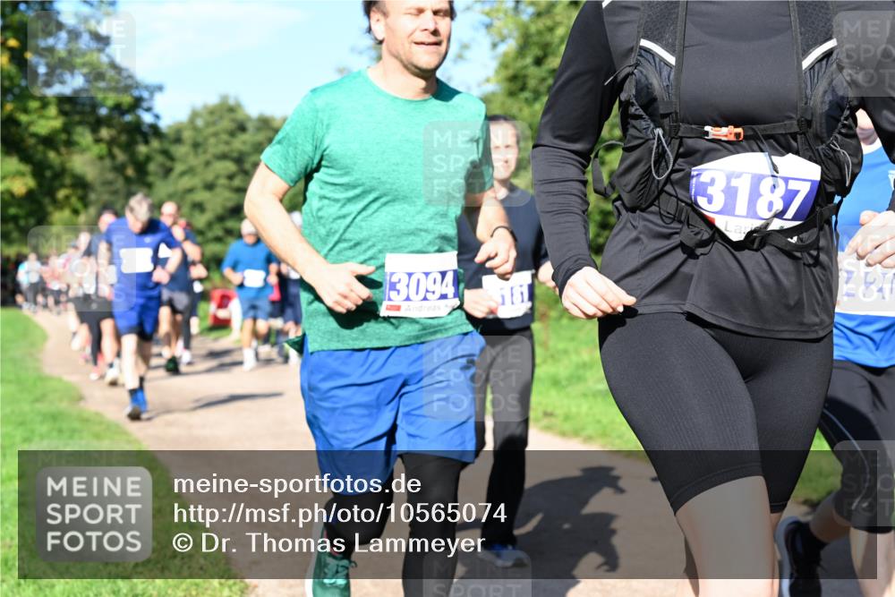 27.09.2026 - 35. Volkslauf durch das schöne Alstertal Dr. Thomas Lammeyer http://msf.ph/oto/10565074 27.09.2026 10:36:50 Laufen 3094, 181, 3187, 420 meine-sportfotos.de