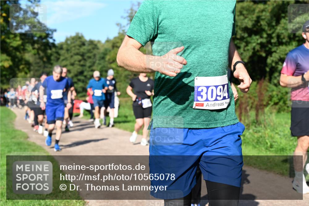 27.09.2026 - 35. Volkslauf durch das schöne Alstertal Dr. Thomas Lammeyer http://msf.ph/oto/10565078 27.09.2026 10:36:51 Laufen 3094 meine-sportfotos.de