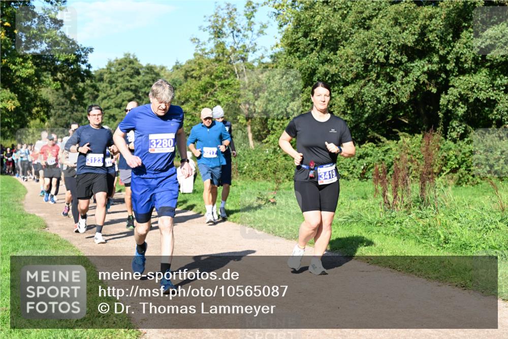 27.09.2026 - 35. Volkslauf durch das schöne Alstertal Dr. Thomas Lammeyer http://msf.ph/oto/10565087 27.09.2026 10:36:52 Laufen 3123, 13280, 3217, 3419 meine-sportfotos.de