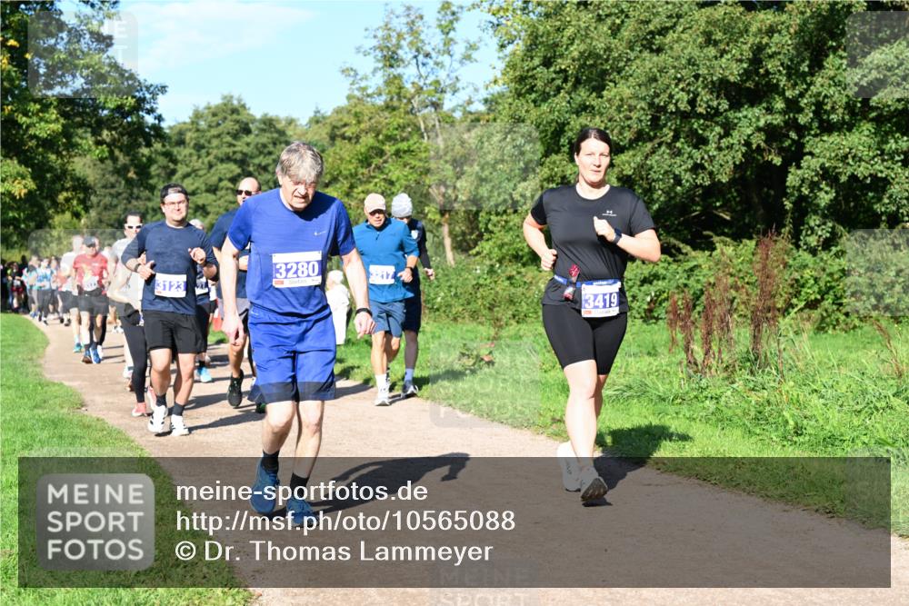 27.09.2026 - 35. Volkslauf durch das schöne Alstertal Dr. Thomas Lammeyer http://msf.ph/oto/10565088 27.09.2026 10:36:52 Laufen 3123, 3280, 3217, 3419 meine-sportfotos.de