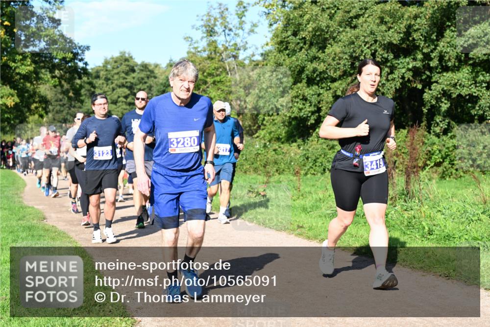 27.09.2026 - 35. Volkslauf durch das schöne Alstertal Dr. Thomas Lammeyer http://msf.ph/oto/10565091 27.09.2026 10:36:53 Laufen 3123, 3280, 217, 3419 meine-sportfotos.de