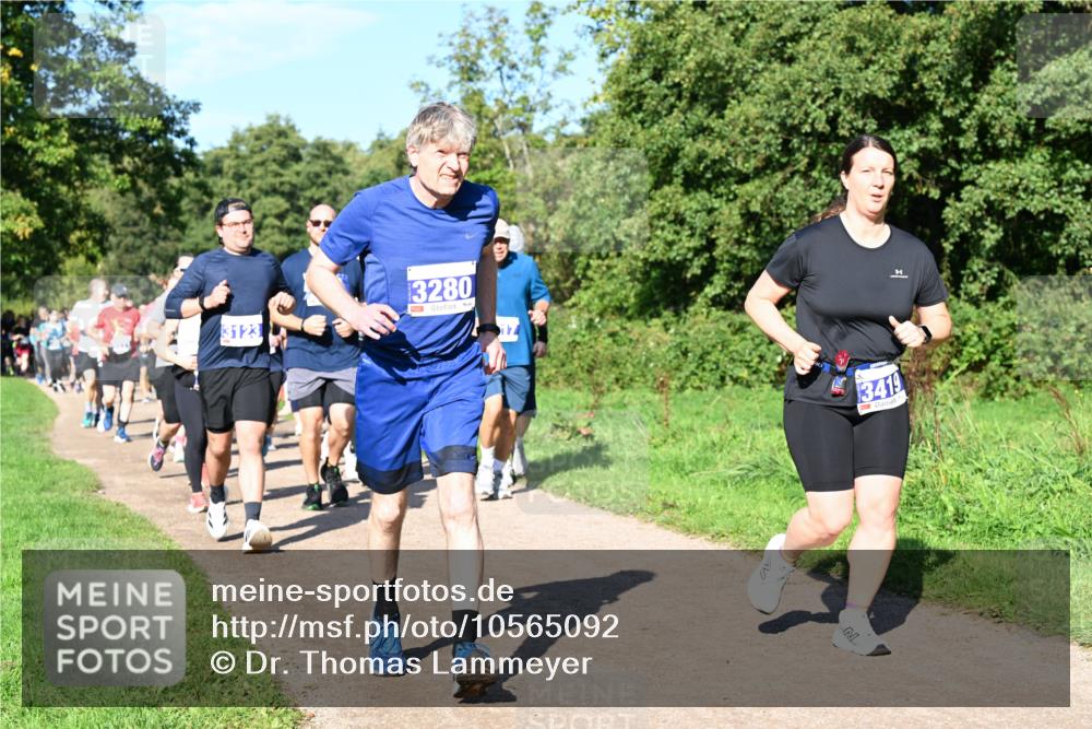 27.09.2026 - 35. Volkslauf durch das schöne Alstertal Dr. Thomas Lammeyer http://msf.ph/oto/10565092 27.09.2026 10:36:53 Laufen 3123, 3280, 3419 meine-sportfotos.de