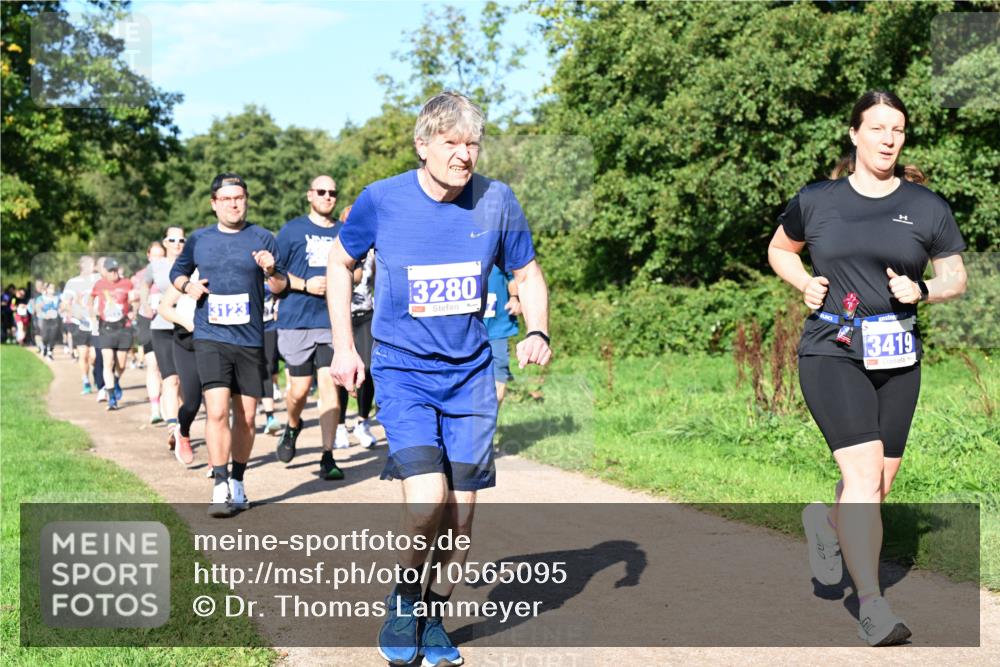 27.09.2026 - 35. Volkslauf durch das schöne Alstertal Dr. Thomas Lammeyer http://msf.ph/oto/10565095 27.09.2026 10:36:53 Laufen 31234, 3280, 3419 meine-sportfotos.de