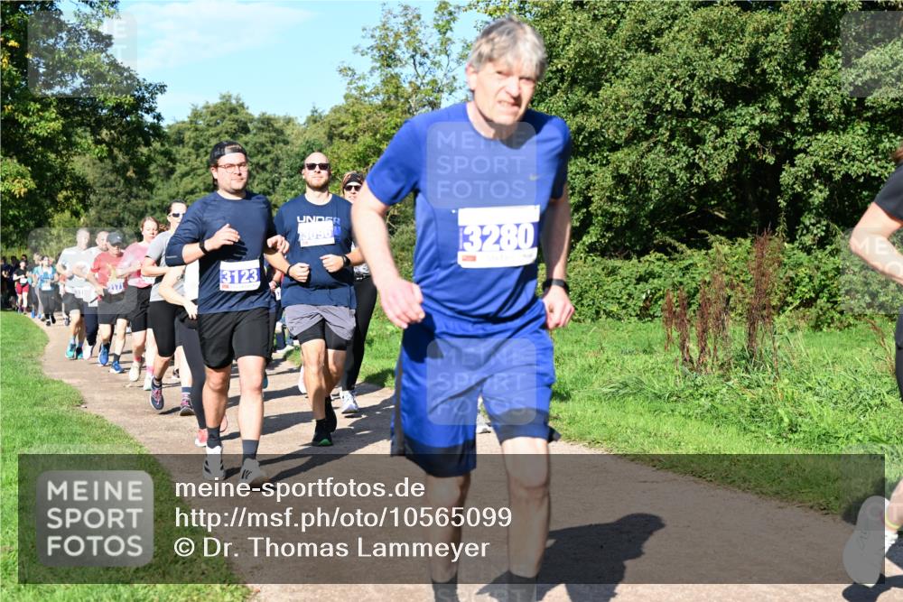 27.09.2026 - 35. Volkslauf durch das schöne Alstertal Dr. Thomas Lammeyer http://msf.ph/oto/10565099 27.09.2026 10:36:54 Laufen  meine-sportfotos.de