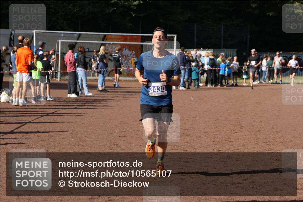 27.09.2026 - 35. Volkslauf durch das schöne Alstertal Strokosch-Dieckow http://msf.ph/oto/10565107 27.09.2026 11:12:57 Ziel 3430 meine-sportfotos.de