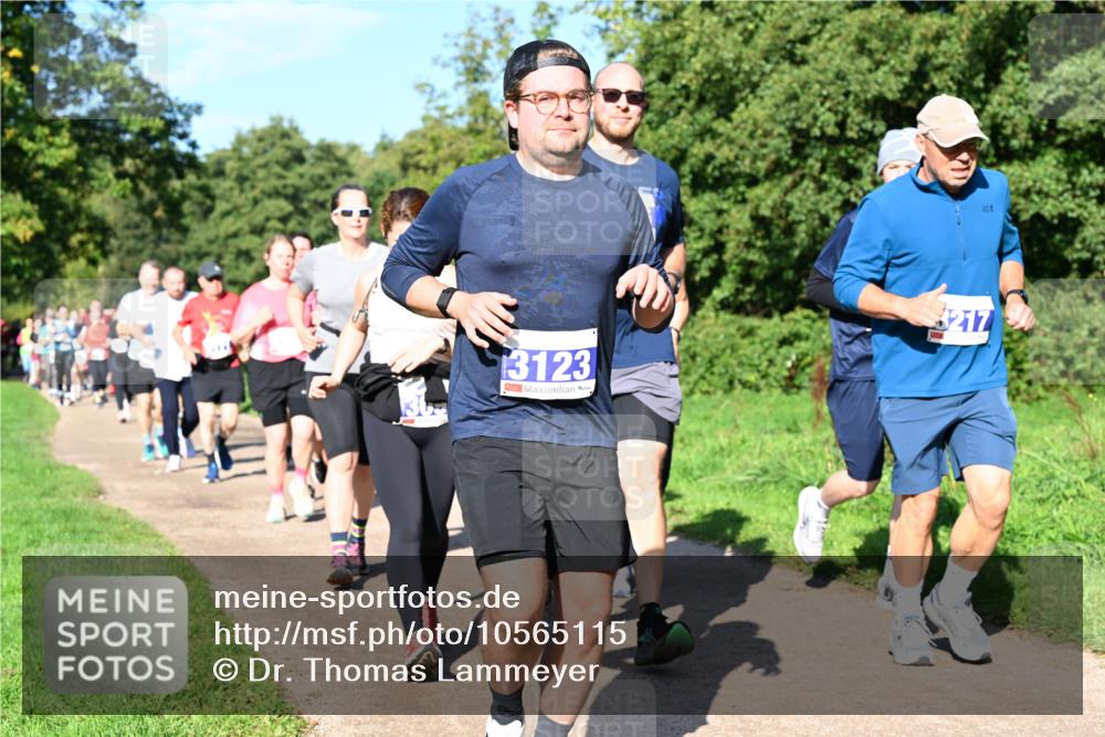 27.09.2026 - 35. Volkslauf durch das schöne Alstertal Dr. Thomas Lammeyer http://msf.ph/oto/10565115 27.09.2026 10:36:55 Laufen 118, 3123, 3217 meine-sportfotos.de