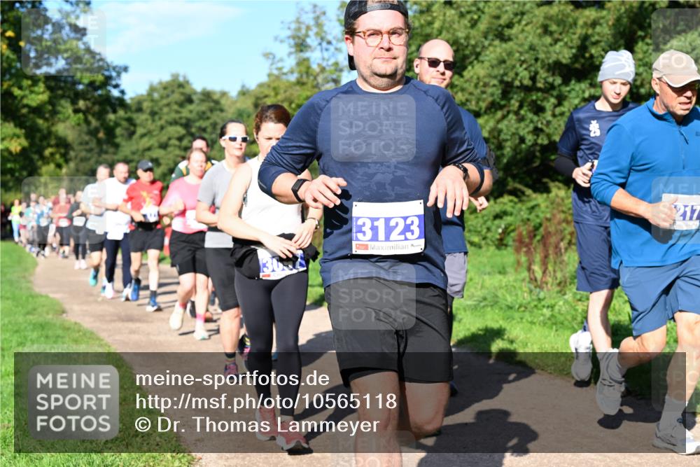 27.09.2026 - 35. Volkslauf durch das schöne Alstertal Dr. Thomas Lammeyer http://msf.ph/oto/10565118 27.09.2026 10:36:56 Laufen 303, 3123, 217 meine-sportfotos.de