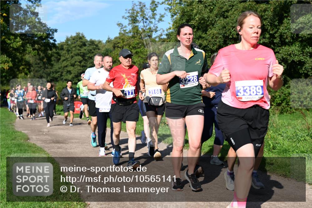 27.09.2026 - 35. Volkslauf durch das schöne Alstertal Dr. Thomas Lammeyer http://msf.ph/oto/10565141 27.09.2026 10:36:59 Laufen 171, 3168, 3228, 3389, 60 meine-sportfotos.de