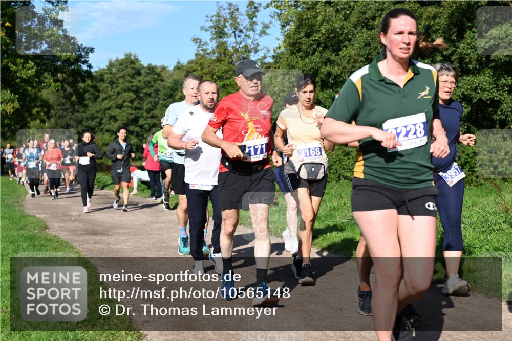 27.09.2026 - 35. Volkslauf durch das schöne Alstertal Dr. Thomas Lammeyer http://msf.ph/oto/10565148 27.09.2026 10:36:59 Laufen 171, 3168, 228, 3957 meine-sportfotos.de