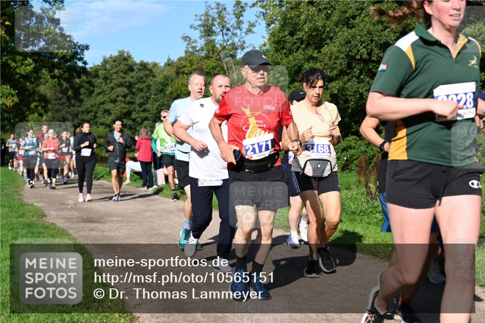 27.09.2026 - 35. Volkslauf durch das schöne Alstertal Dr. Thomas Lammeyer http://msf.ph/oto/10565151 27.09.2026 10:36:59 Laufen 3415, 2171, 3168, 228 meine-sportfotos.de
