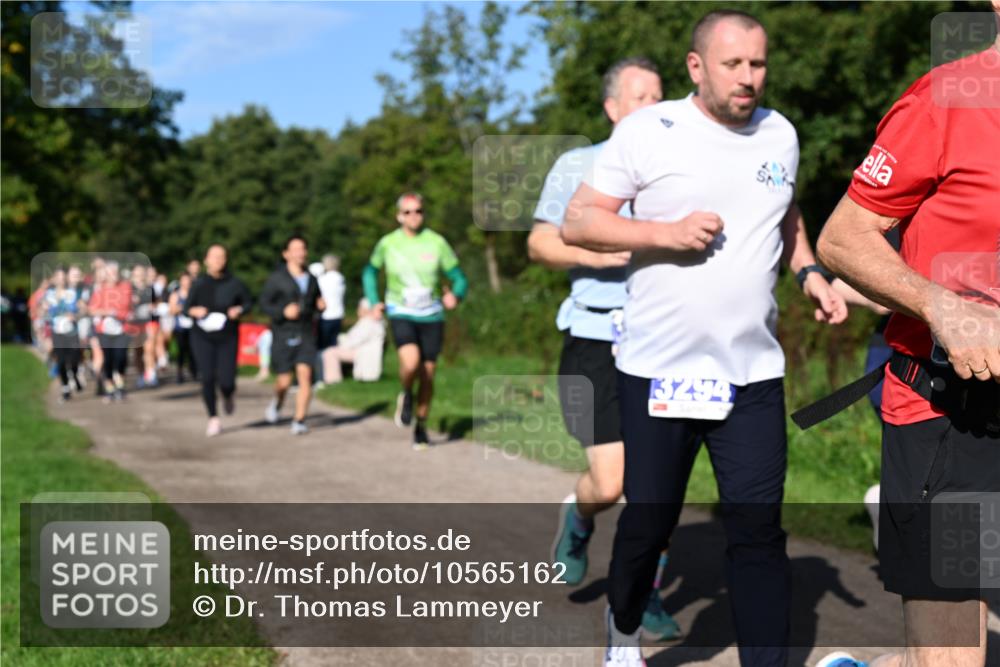 27.09.2026 - 35. Volkslauf durch das schöne Alstertal Dr. Thomas Lammeyer http://msf.ph/oto/10565162 27.09.2026 10:37:01 Laufen 3294 meine-sportfotos.de