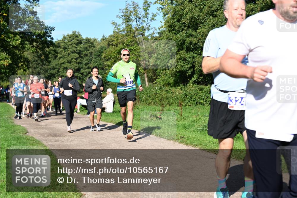 27.09.2026 - 35. Volkslauf durch das schöne Alstertal Dr. Thomas Lammeyer http://msf.ph/oto/10565167 27.09.2026 10:37:01 Laufen 3082, 3415, 324 meine-sportfotos.de
