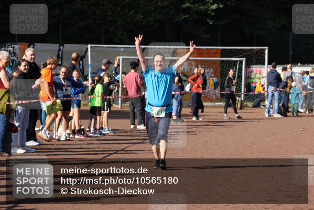 27.09.2026 - 35. Volkslauf durch das schöne Alstertal Strokosch-Dieckow http://msf.ph/oto/10565180 27.09.2026 11:12:23 Ziel 4191 meine-sportfotos.de