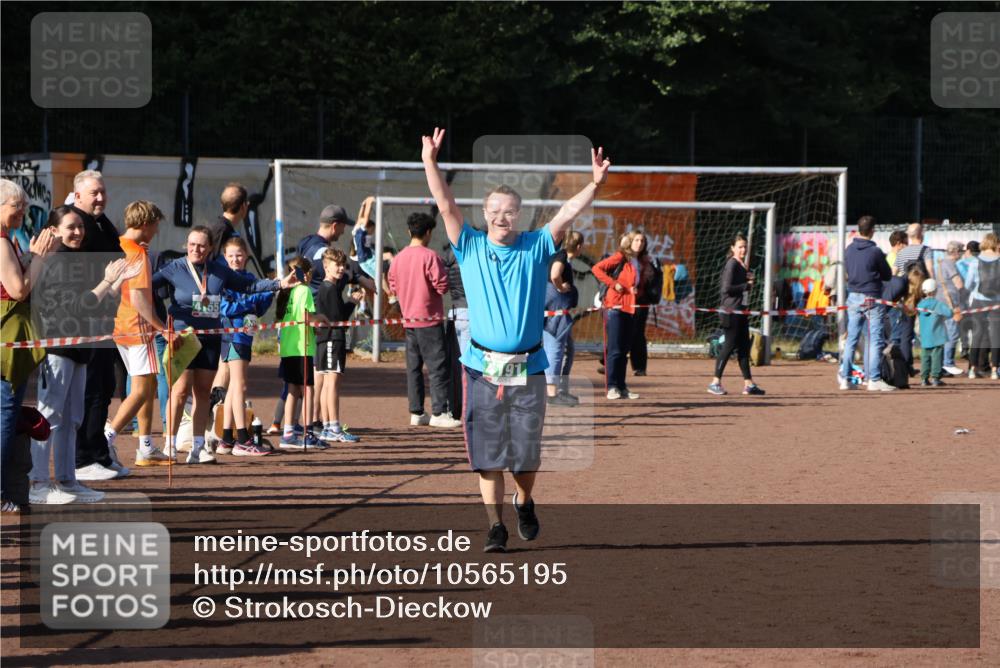 27.09.2026 - 35. Volkslauf durch das schöne Alstertal Strokosch-Dieckow http://msf.ph/oto/10565195 27.09.2026 11:12:23 Ziel 4191 meine-sportfotos.de