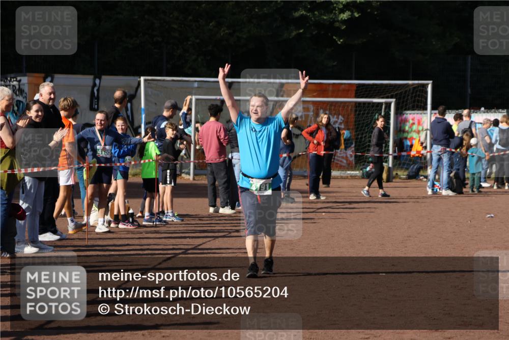 27.09.2026 - 35. Volkslauf durch das schöne Alstertal Strokosch-Dieckow http://msf.ph/oto/10565204 27.09.2026 11:12:23 Ziel 4191 meine-sportfotos.de