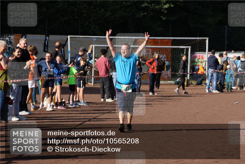 27.09.2026 - 35. Volkslauf durch das schöne Alstertal Strokosch-Dieckow http://msf.ph/oto/10565208 27.09.2026 11:12:23 Ziel 4191 meine-sportfotos.de
