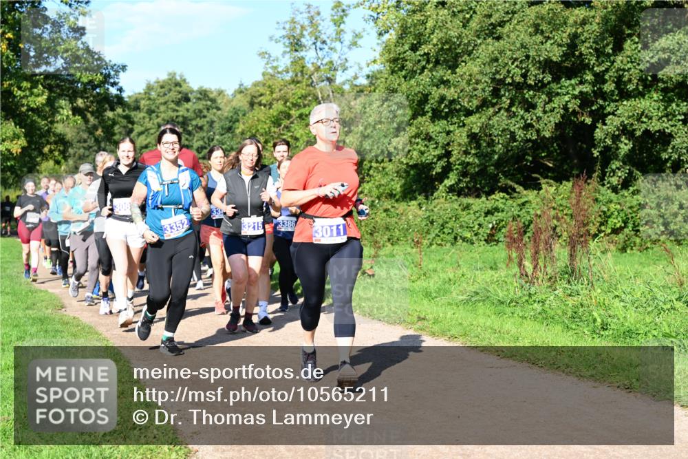 27.09.2026 - 35. Volkslauf durch das schöne Alstertal Dr. Thomas Lammeyer http://msf.ph/oto/10565211 27.09.2026 10:37:07 Laufen 3352, 3215, 3386, 3011 meine-sportfotos.de