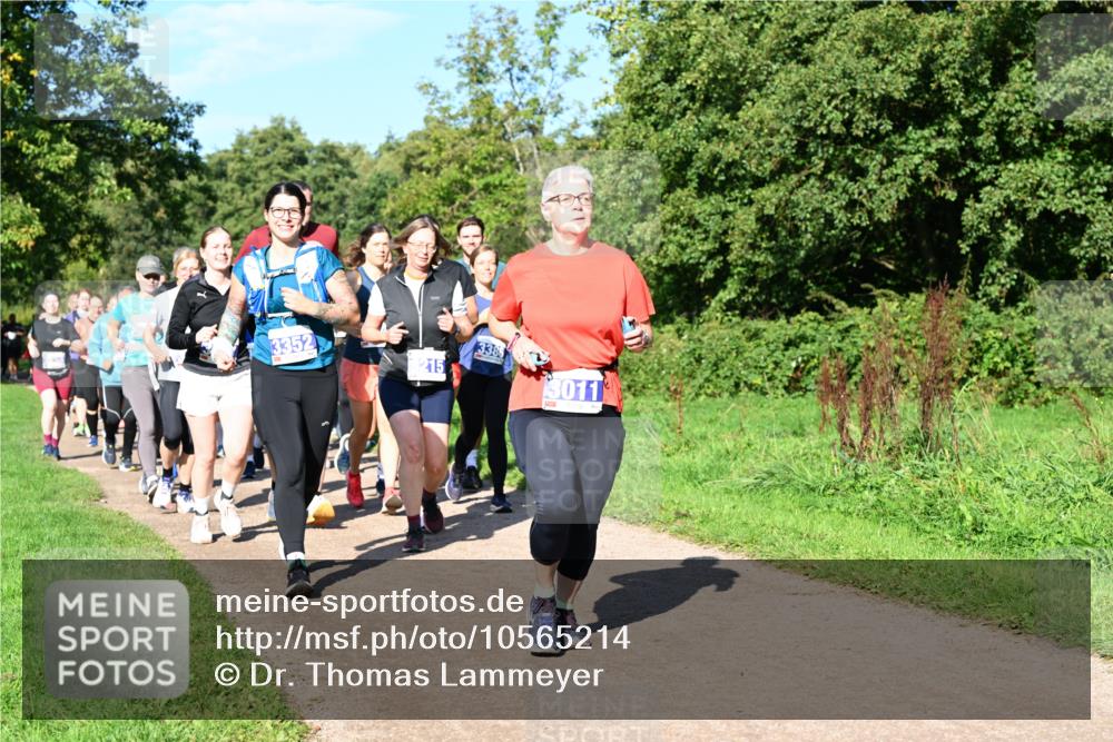 27.09.2026 - 35. Volkslauf durch das schöne Alstertal Dr. Thomas Lammeyer http://msf.ph/oto/10565214 27.09.2026 10:37:07 Laufen 3352, 215, 3385, 3011 meine-sportfotos.de
