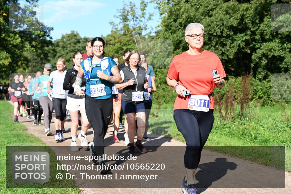 27.09.2026 - 35. Volkslauf durch das schöne Alstertal Dr. Thomas Lammeyer http://msf.ph/oto/10565220 27.09.2026 10:37:08 Laufen 14, 3352, 3, 3215386, 3011 meine-sportfotos.de