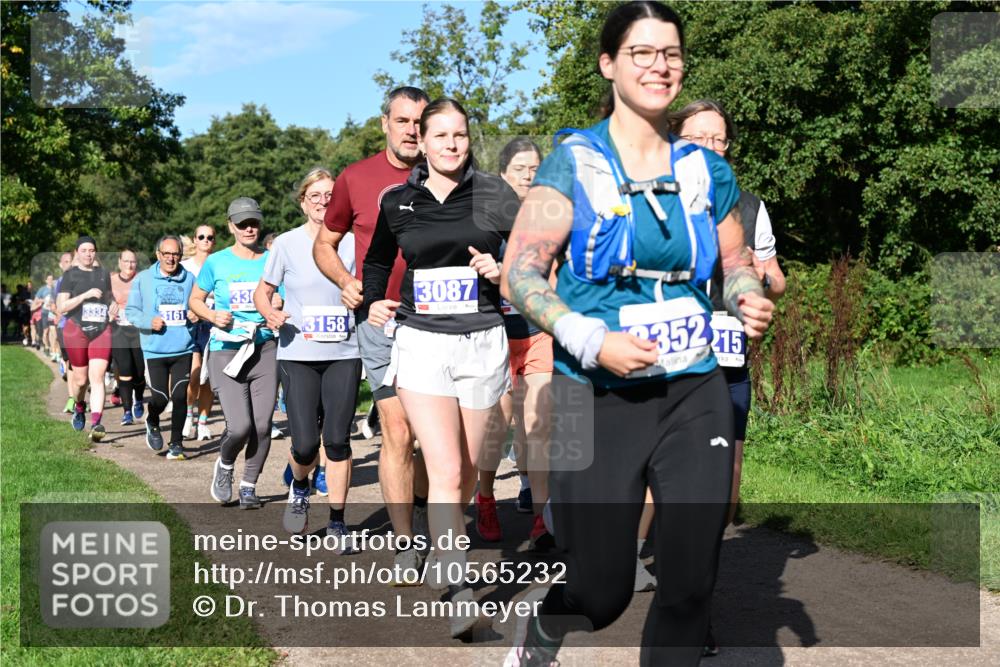 27.09.2026 - 35. Volkslauf durch das schöne Alstertal Dr. Thomas Lammeyer http://msf.ph/oto/10565232 27.09.2026 10:37:09 Laufen 3334, 3161, 3158, 3087, 352, 45 meine-sportfotos.de