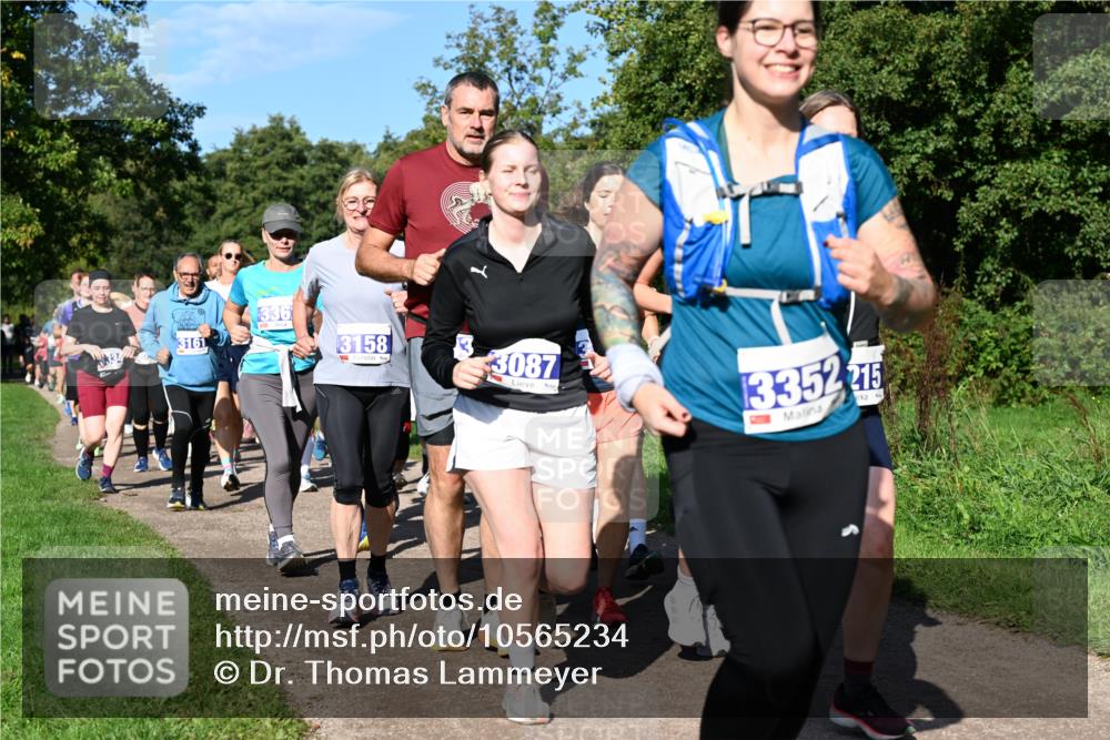 27.09.2026 - 35. Volkslauf durch das schöne Alstertal Dr. Thomas Lammeyer http://msf.ph/oto/10565234 27.09.2026 10:37:09 Laufen 3161, 336, 3158, 3087, 3352215 meine-sportfotos.de