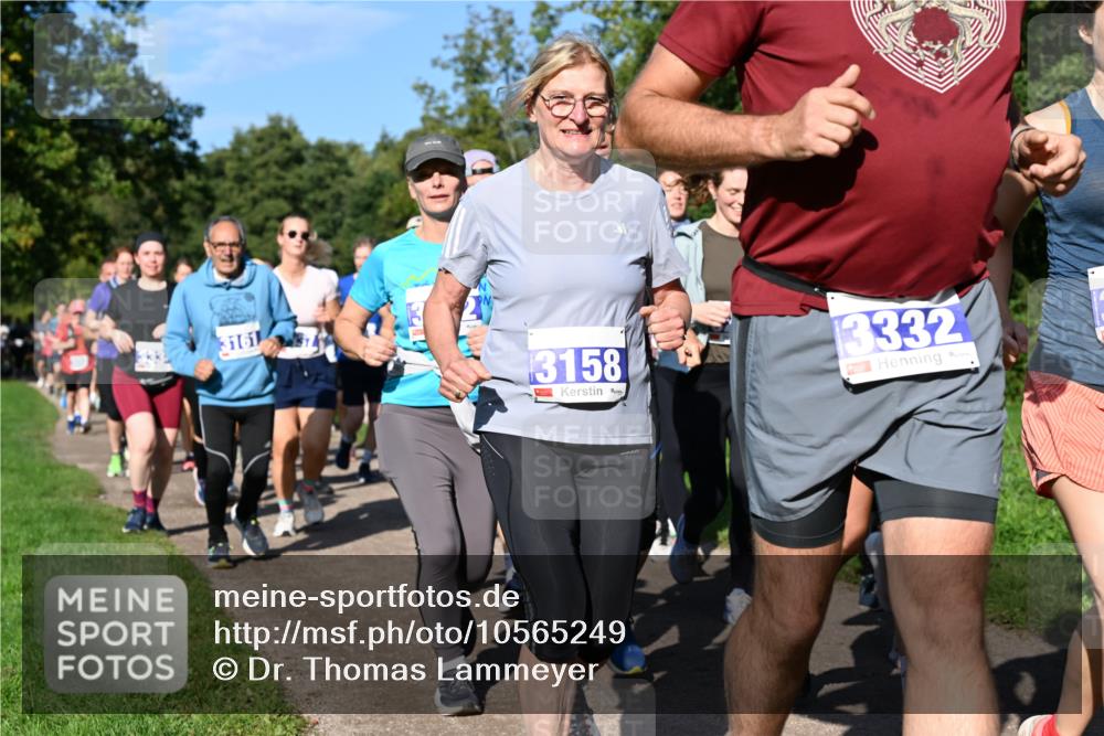 27.09.2026 - 35. Volkslauf durch das schöne Alstertal Dr. Thomas Lammeyer http://msf.ph/oto/10565249 27.09.2026 10:37:11 Laufen 3161, 3158, 3332 meine-sportfotos.de