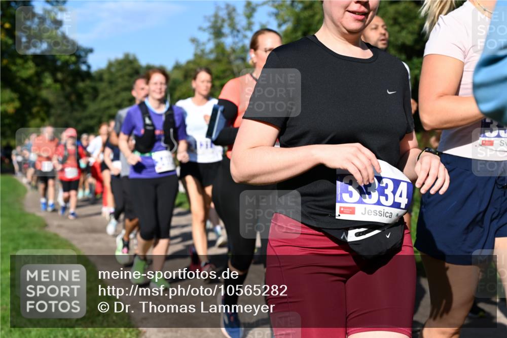 27.09.2026 - 35. Volkslauf durch das schöne Alstertal Dr. Thomas Lammeyer http://msf.ph/oto/10565282 27.09.2026 10:37:15 Laufen 3334 meine-sportfotos.de