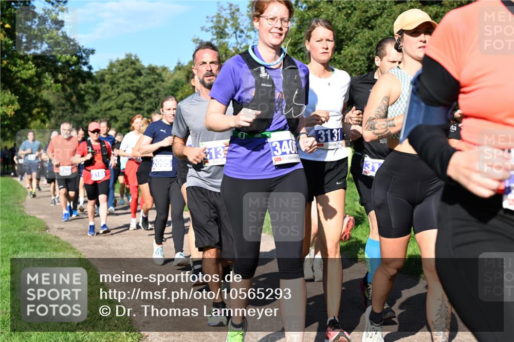 27.09.2026 - 35. Volkslauf durch das schöne Alstertal Dr. Thomas Lammeyer http://msf.ph/oto/10565293 27.09.2026 10:37:16 Laufen 2095, 169, 135, 1, 2, 340, 3131, 31 meine-sportfotos.de