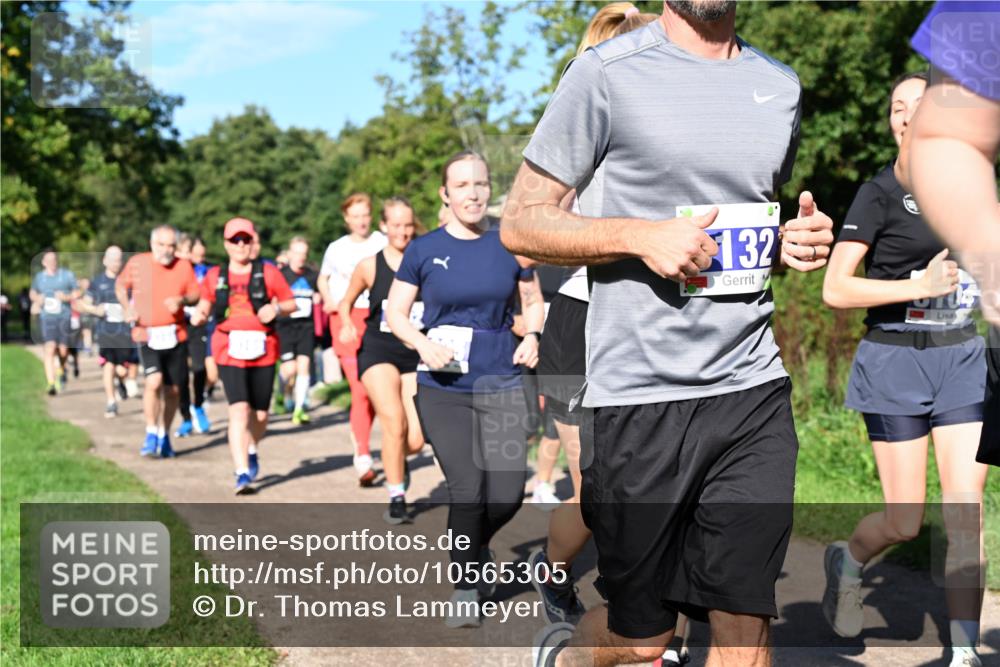 27.09.2026 - 35. Volkslauf durch das schöne Alstertal Dr. Thomas Lammeyer http://msf.ph/oto/10565305 27.09.2026 10:37:17 Laufen 132 meine-sportfotos.de
