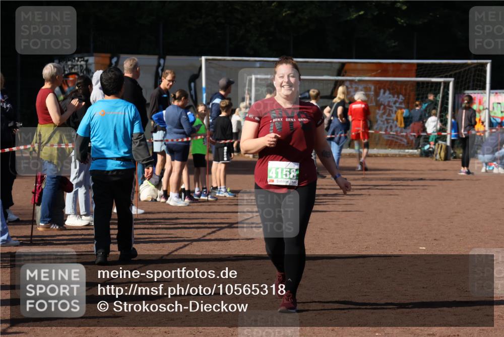 27.09.2026 - 35. Volkslauf durch das schöne Alstertal Strokosch-Dieckow http://msf.ph/oto/10565318 27.09.2026 11:11:38 Ziel 4158 meine-sportfotos.de