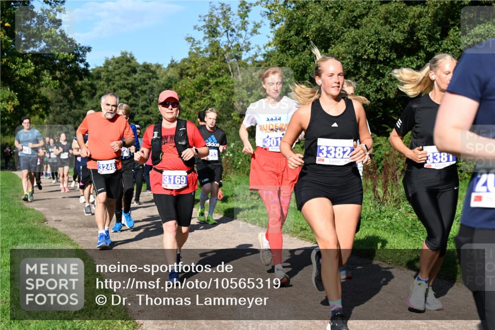 27.09.2026 - 35. Volkslauf durch das schöne Alstertal Dr. Thomas Lammeyer http://msf.ph/oto/10565319 27.09.2026 10:37:19 Laufen 3248, 3169, 253, 301, 3382, 3381 meine-sportfotos.de