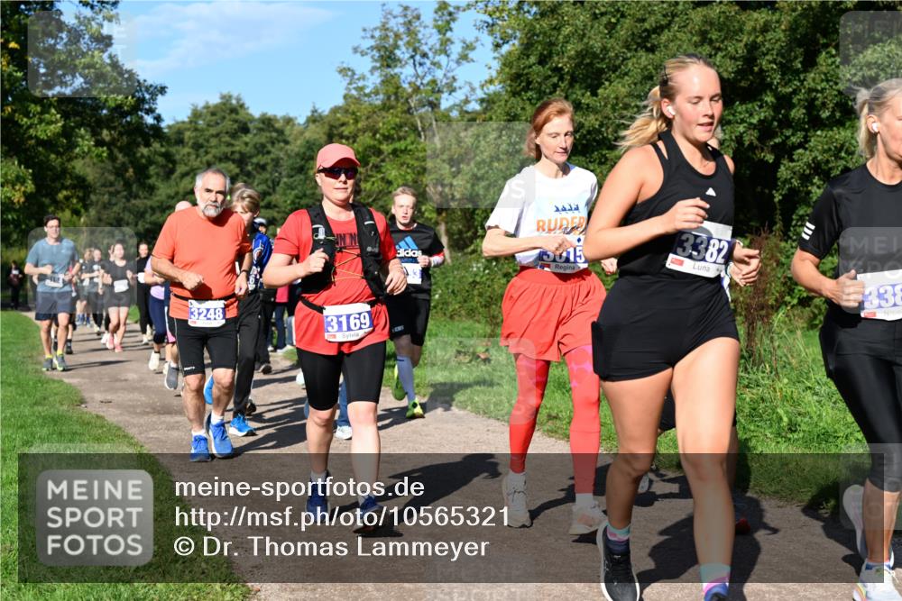 27.09.2026 - 35. Volkslauf durch das schöne Alstertal Dr. Thomas Lammeyer http://msf.ph/oto/10565321 27.09.2026 10:37:19 Laufen 3248, 15015, 13382, 338, 3169 meine-sportfotos.de