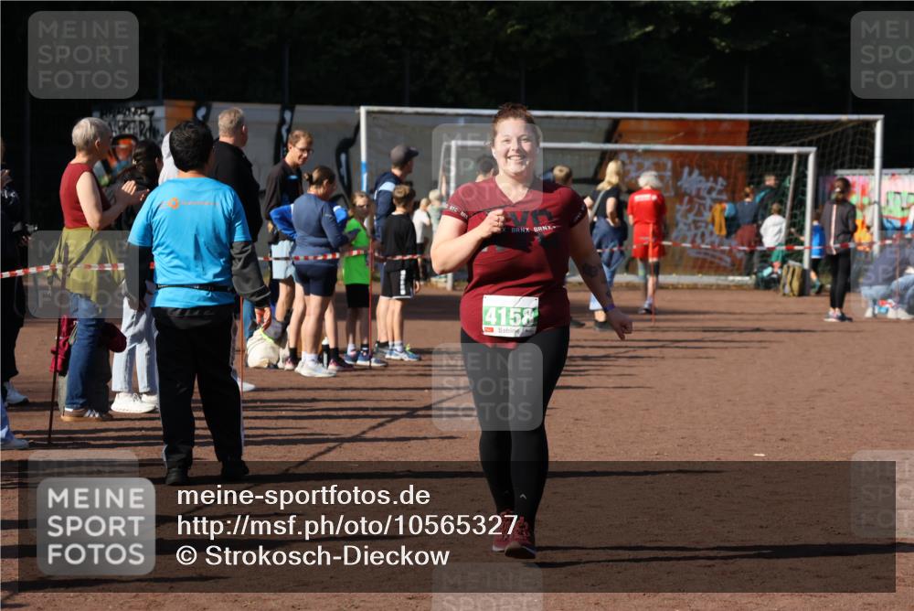 27.09.2026 - 35. Volkslauf durch das schöne Alstertal Strokosch-Dieckow http://msf.ph/oto/10565327 27.09.2026 11:11:37 Ziel 4158 meine-sportfotos.de