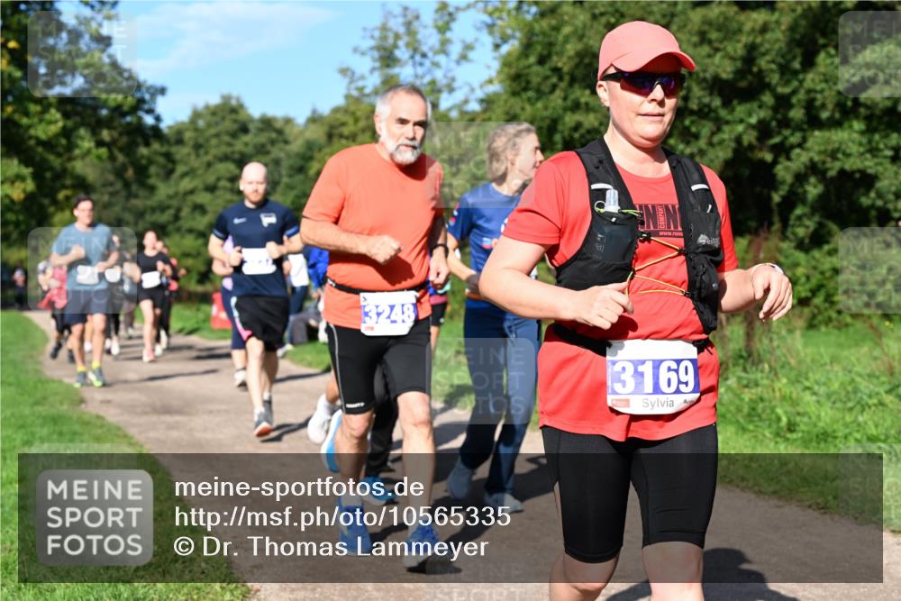 27.09.2026 - 35. Volkslauf durch das schöne Alstertal Dr. Thomas Lammeyer http://msf.ph/oto/10565335 27.09.2026 10:37:20 Laufen 3248, 3169 meine-sportfotos.de